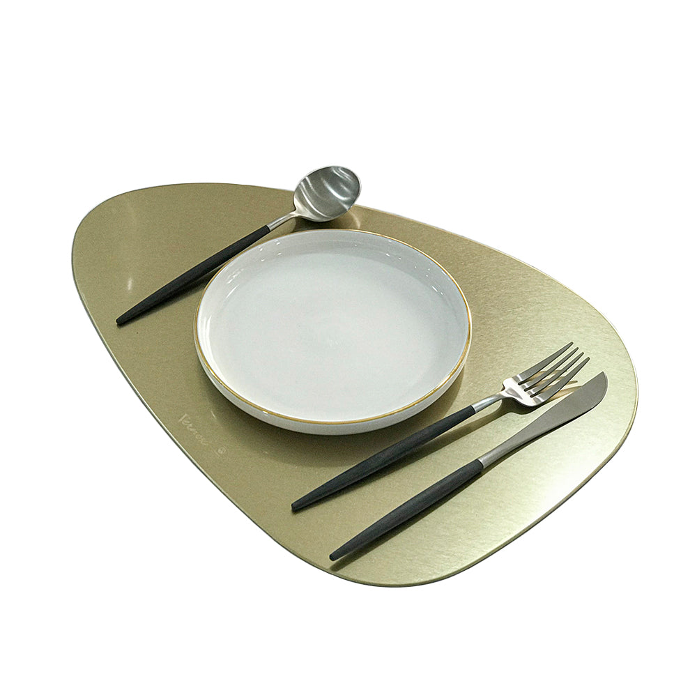 STAINLESS STEEL TRIANGLE PLACEMAT