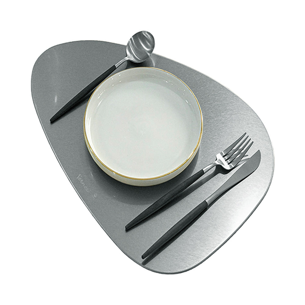 STAINLESS STEEL TRIANGLE PLACEMAT